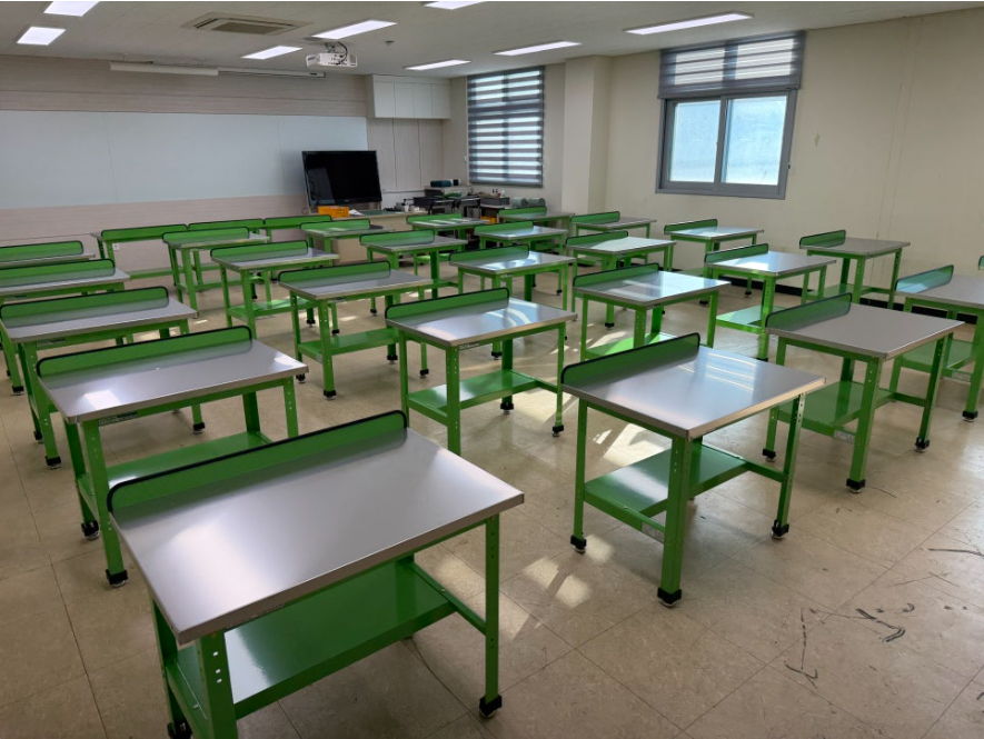 한국폴리텍대학교-소형작업대4.png 한국폴리텍대학교-소형작업대4.png
